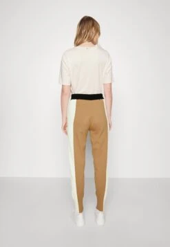 Boss Ferlin - Trainingsbroek - Open Miscellaneous -Sneaker 015fd96057bc434987da67ddb931edaf