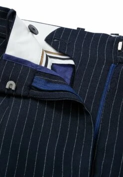 Boss Tosena - Shorts - Patterned Five -Sneaker 1158c58706b54caaa323a07cc8d31fb1