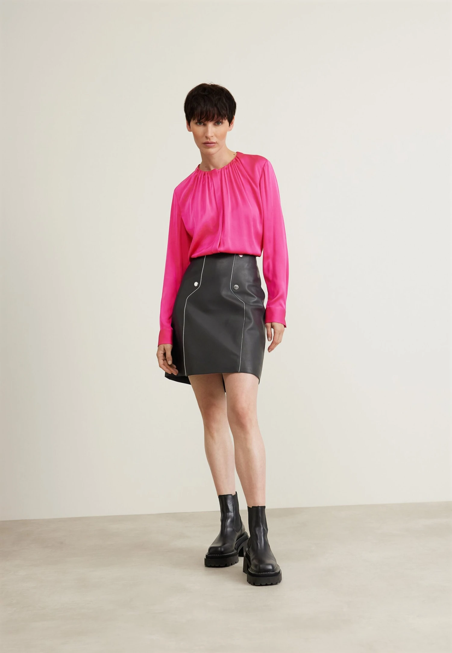 Boss Ruched-Neck Blouse In Stretch-Silk Crepe De Chine - Blouse - Bright Pink 2 Boss Ruched-Neck Blouse In Stretch-Silk Crepe De Chine - Blouse - Bright Pink - Afbeelding 2