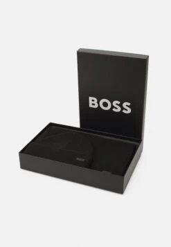 Boss Fantastico Unisex Set - Sjaal - Black -Sneaker 15225983edfc4d6393178ff3c5407fa2