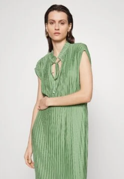 Boss Emals - Jurk - Open Green -Sneaker 1f9694e585984573b6c490e11d41024e