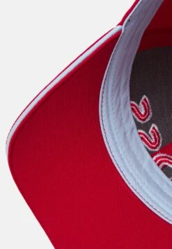 Boss Unisex - Pet - Medium Red -Sneaker 226a3dd0220a4699a9945ea59aad24e6