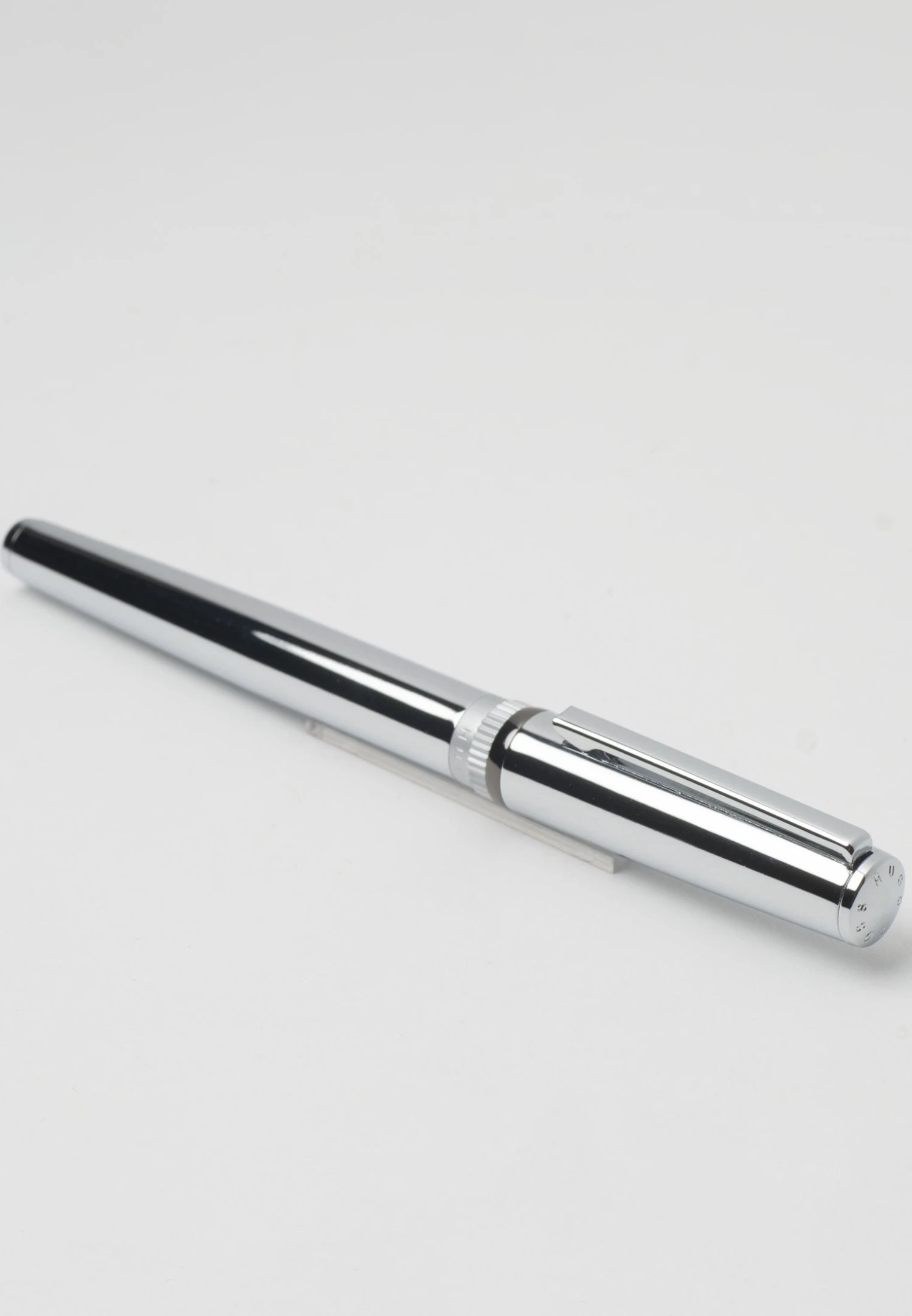 Boss Fountain Pen Gear Metal Dark Chrome - Overige Accessoires - Chrome 2 Boss Fountain Pen Gear Metal Dark Chrome - Overige Accessoires - Chrome - Afbeelding 2
