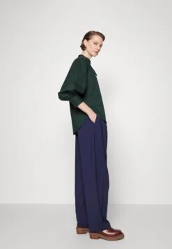 Boss Bipete - Blouse - Open Green -Sneaker 2b9c4d017da944688ed6c9e7b7ff7f67