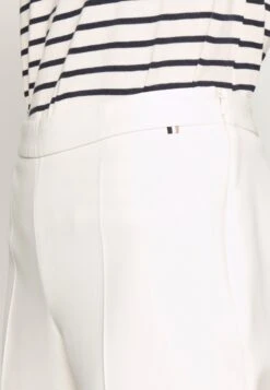 Boss Tiluna Sidezip - Broek - Open White -Sneaker 2d51fc0a70654a088c1bdb9e60163c04