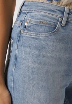 Boss Flared Jeans - Light Stone -Sneaker 3dc38bbe9d8f46e6a054d16520330fb8