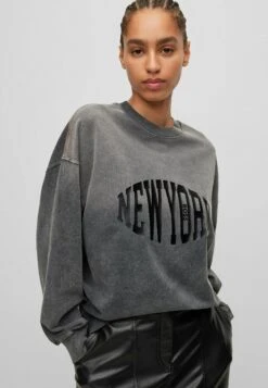 Boss C Elaslogan Town - Sweater - Dunkelgrau Zwei -Sneaker 3fc1863f4fa44cbc9488f078f4c5f584