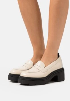 Boss Carol - Instappers - Open White