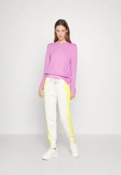 Boss Fonneta - Trui - Open Pink -Sneaker 50445d2d89454f8dad83f4ff670bff7e