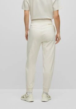 Boss Esiny Wd - Trainingsbroek - Natural Eighteen -Sneaker 5ebbe7e4af224d6d97e26c379ea4e4fa