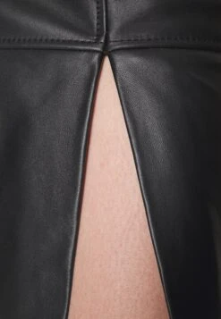 Boss Setora - Leren Rok - Black -Sneaker 6b4adb91a1214d8c97e25c925f58be14