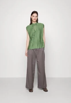 Boss Emalla - Blouse - Open Green -Sneaker 78f7dc631e8f455aad77aa598f3b5656