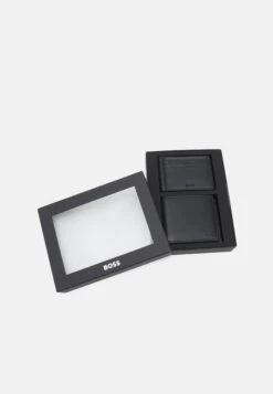 Boss Unisex Set - Portemonnee - Black -Sneaker 8452f02caad34f5cb53503325a6b5b15