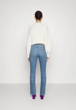 Boss Jackie - Bootcut Jeans - Bright Blue -Sneaker 931b8b42c4f44c0f8f026ca0a8f7ef8b