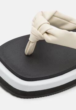 Boss Allie Thong - Teensandalen - Open White -Sneaker 9c44f1bff0154324a0d02eb869dccad4