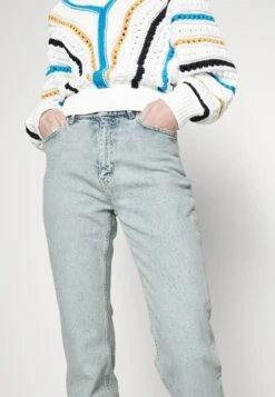 Boss Straight Leg Jeans - Light Pastel Blue -Sneaker a6439ffe8ce248e38f1d86a00be790f0