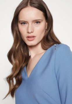 Boss Dariva - Cocktailjurk - Open Blue -Sneaker a6b83707395d4cab87cffbf75960d1e1