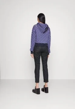 Boss Jackie Slim Crop - Slim Fit Jeans - Blue Denim 8 Boss Jackie Slim Crop - Slim Fit Jeans - Blue Denim -Sneaker b210beaa54de4cbf9e8d413207c7e771