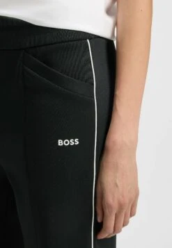 Boss ERINA - Trainingsbroek - Black One -Sneaker c6879535765e4b35a3c1e15b009030e4