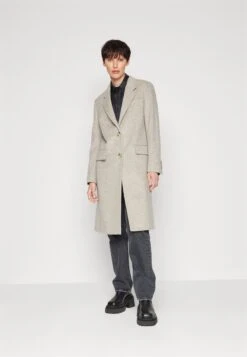 Boss Slim-Fit Coat In Virgin Wool And Cashmere - Mantel - Open White 10 Boss Slim-Fit Coat In Virgin Wool And Cashmere - Mantel - Open White -Sneaker c8da6c9ff27246f991275d646e71bdc7