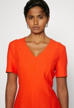 Boss Damaisa - Etui-Jurk - Bright Orange 13 Boss Damaisa - Etui-Jurk - Bright Orange -Sneaker d8d0f3751b8f49dc883d269bb157441f