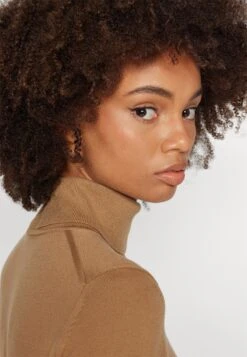 Boss Fasecta - Trui - Medium Beige -Sneaker d995e78024234ddb8523bc81c0cbd500