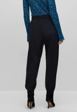 Boss Tapula - Trainingsbroek - Black One -Sneaker f4cb98a597a34758b124ffbedbdb468d