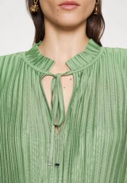 Boss Emals - Jurk - Open Green -Sneaker fd44cb2e0cfc4eefb4e8150c82b30b67